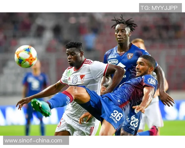 库克斯与德布勒森激战正酣谁能在这场较量中胜出